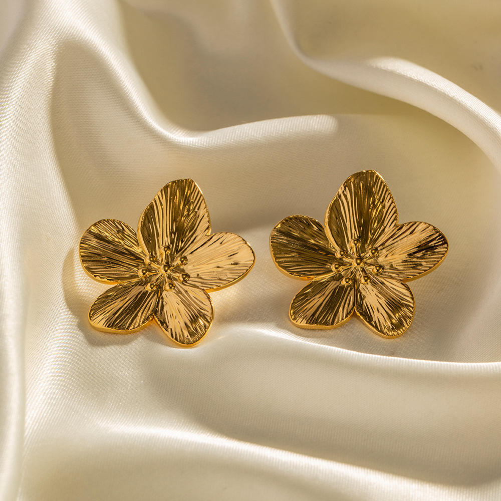 Sculptural Feather earrings