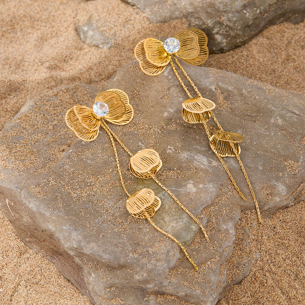 The Golden Bow Petals Earrings