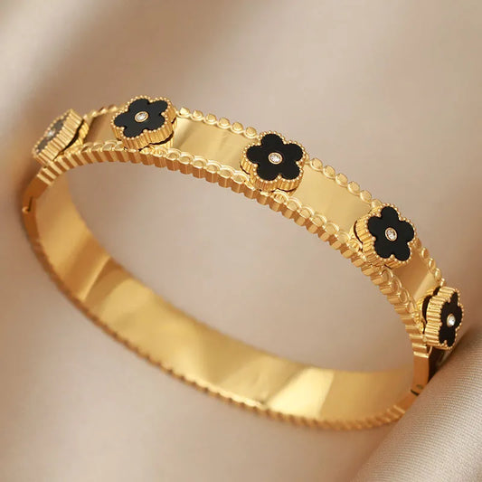Noir Clover Bangle